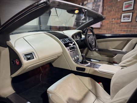 2007-Aston-Martin-DB9-Volante-Manual_10