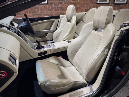 2007-Aston-Martin-DB9-Volante-Manual_11