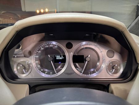 2007-Aston-Martin-DB9-Volante-Manual_15