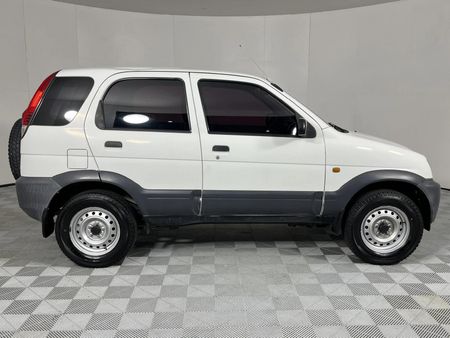 2005-Daihatsu-Terios-13_12