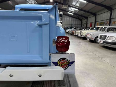 1959-Ford-F100-351-V8_11