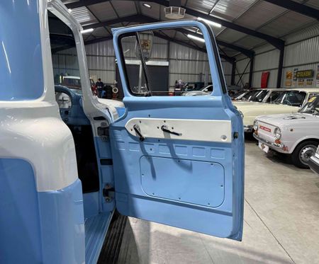 1959-Ford-F100-351-V8_12