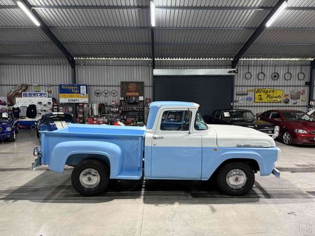 1959-Ford-F100-351-V8_5