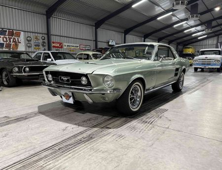1967-Ford-Mustang-GTA-Notchback_2