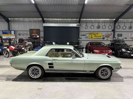 1967-Ford-Mustang-GTA-Notchback_3