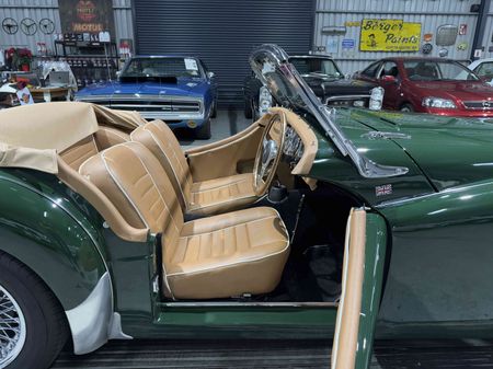1957-Triumph-TR3-Roadster_21