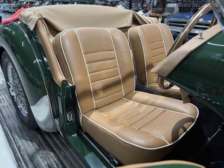 1957-Triumph-TR3-Roadster_22