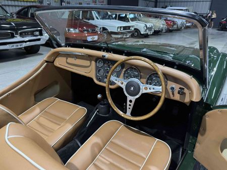 1957-Triumph-TR3-Roadster_24