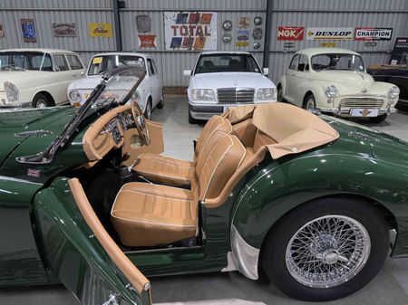 1957-Triumph-TR3-Roadster_28