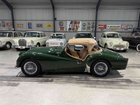 1957-Triumph-TR3-Roadster_32