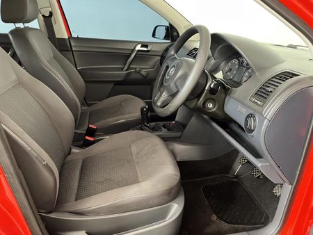 2012-Volkswagen-Polo-Vivo-14-Trendline-5-dr_9
