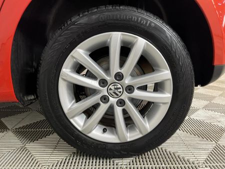 2012-Volkswagen-Polo-Vivo-14-Trendline-5-dr_5