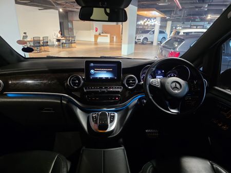 2019-Mercedes-Benz-V-Class-V-250d-Avantgarde-Auto_8