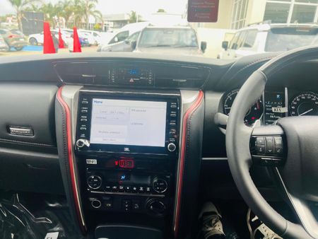 2026-Toyota-Fortuner-28-GD-6-4x4-VX-Auto_8