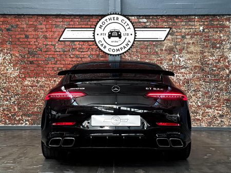 2021-Mercedes-AMG-GT-63-S_10