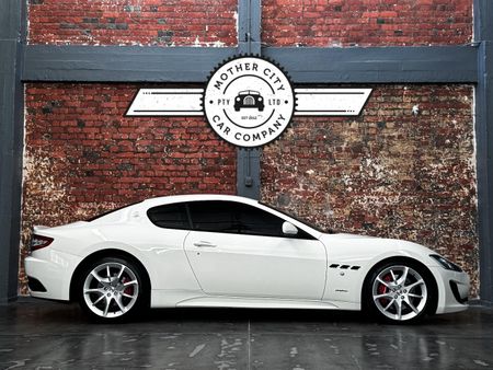 2014-Maserati-GranTurismo-Sport_9