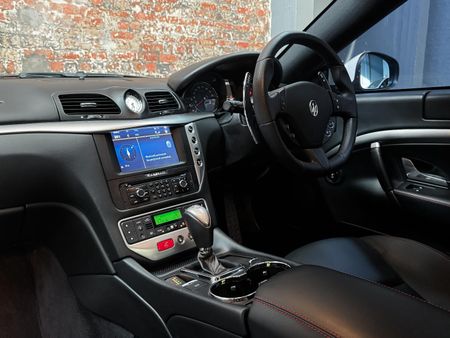 2014-Maserati-GranTurismo-Sport_21