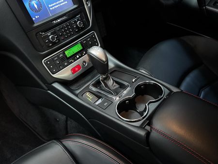 2014-Maserati-GranTurismo-Sport_22