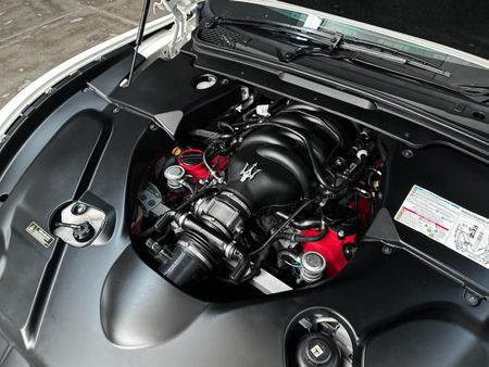 2014-Maserati-GranTurismo-Sport_28