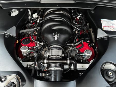 2014-Maserati-GranTurismo-Sport_29