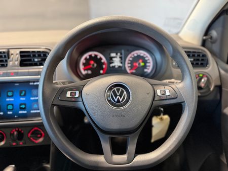 2024-Volkswagen-Polo-Vivo-16-Life_10