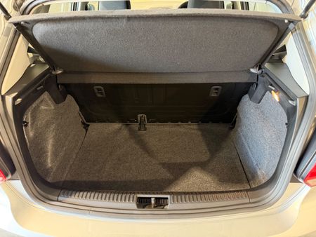 2024-Volkswagen-Polo-Vivo-16-Life_7