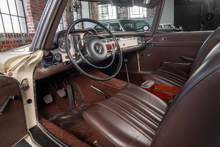 1970-Mercedes-Benz-SL-280sl-Pagoda-W113_9