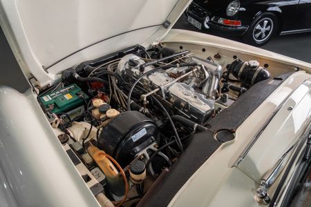 1970-Mercedes-Benz-SL-280sl-Pagoda-W113_15