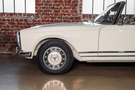 1970-Mercedes-Benz-SL-280sl-Pagoda-W113_3