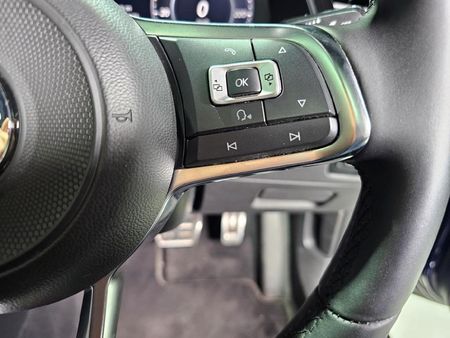 2018-Volkswagen-Arteon-20-TDI-R-Line-Auto_16