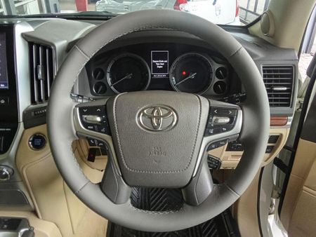 2016-Toyota-Land-Cruiser-200-45-D-V8-VX-Auto_9
