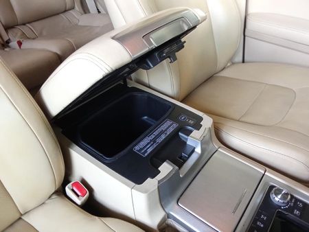 2016-Toyota-Land-Cruiser-200-45-D-V8-VX-Auto_11