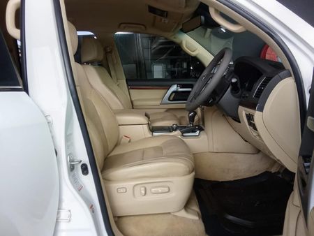 2016-Toyota-Land-Cruiser-200-45-D-V8-VX-Auto_12