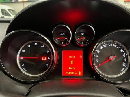 2014-Opel-Astra-14T-Enjoy-5-dr_10