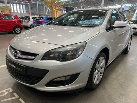 2014-Opel-Astra-14T-Enjoy-5-dr_2