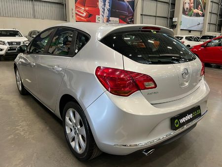2014-Opel-Astra-14T-Enjoy-5-dr_4