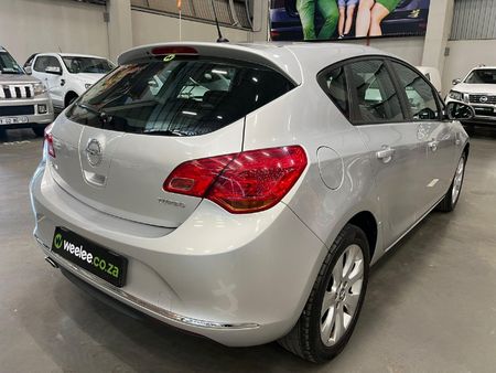 2014-Opel-Astra-14T-Enjoy-5-dr_6