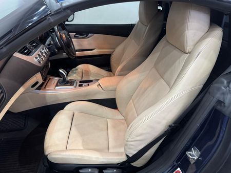 2012-BMW-Z4-sDrive20i-M-Sport-Auto_11