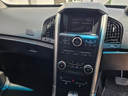 2020-Mahindra-XUV-500-22D-mHawk-7-seat-W6-Auto_9