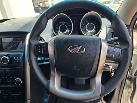 2020-Mahindra-XUV-500-22D-mHawk-7-seat-W6-Auto_13