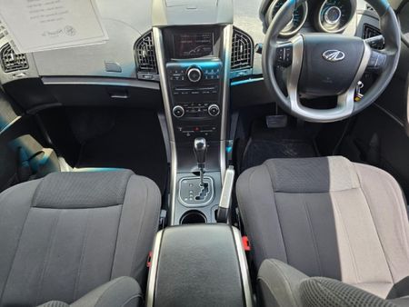 2020-Mahindra-XUV-500-22D-mHawk-7-seat-W6-Auto_19