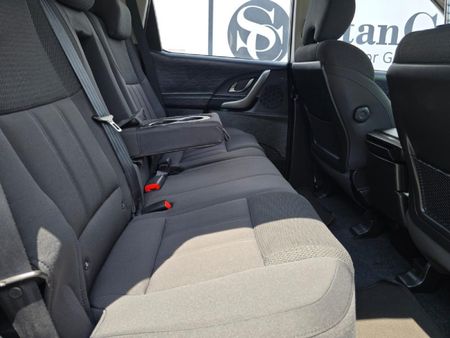 2020-Mahindra-XUV-500-22D-mHawk-7-seat-W6-Auto_20