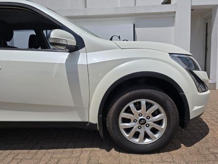 2020-Mahindra-XUV-500-22D-mHawk-7-seat-W6-Auto_3