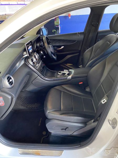 2017-Mercedes-Benz-GLC-220d-AMG_9
