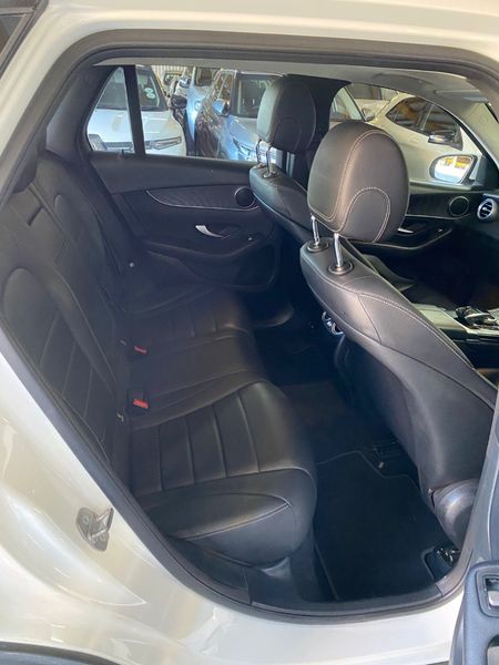 2017-Mercedes-Benz-GLC-220d-AMG_11
