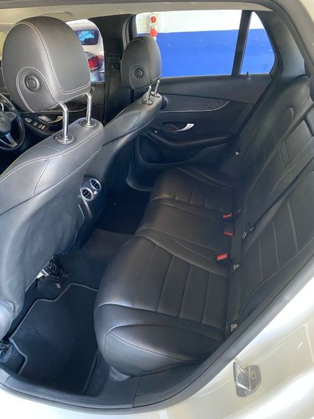 2017-Mercedes-Benz-GLC-220d-AMG_12