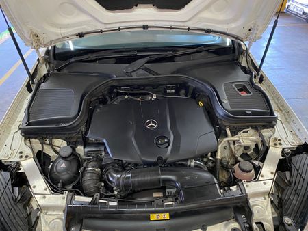 2017-Mercedes-Benz-GLC-220d-AMG_15