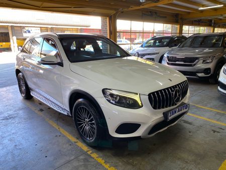 2017-Mercedes-Benz-GLC-220d-AMG_1