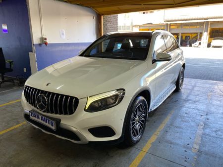 2017-Mercedes-Benz-GLC-220d-AMG_2