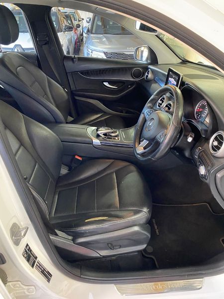 2017-Mercedes-Benz-GLC-220d-AMG_8